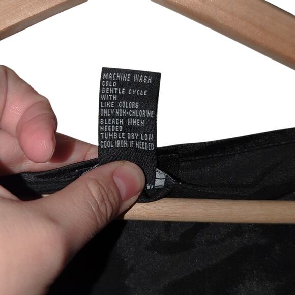 Shiny Black Tank Top with White Lace Collar - Size 2X 0055 - Picture 5 of 7